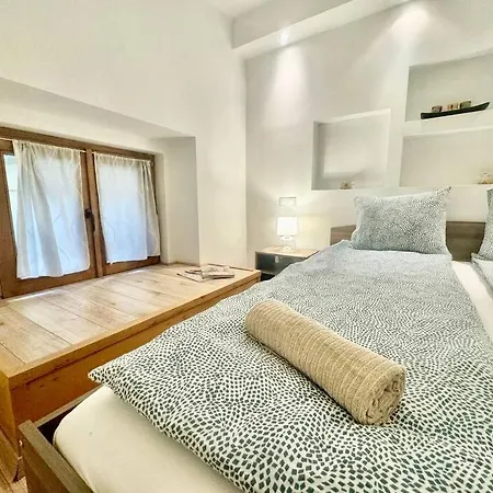 Lägenhet R8 2br Free Parking *