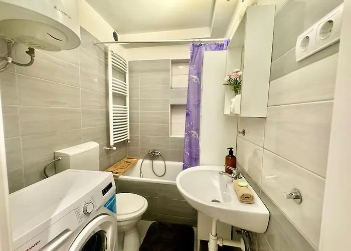 R8 2br Free Parking *