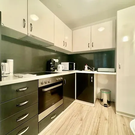 R8 2br Free Parking Appartement